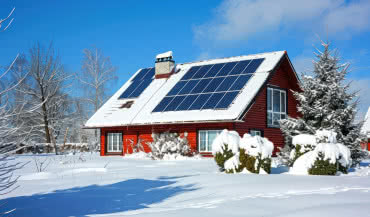 Podłoga jako magazyn ciepła. Jak łączyć maty ECOFLOOR i promienniki ECOSUN z fotowoltaiką?